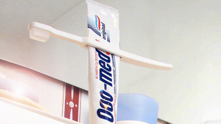 Is This the Smartest Way to Squeeze Every Morsel of Toothpaste Out?